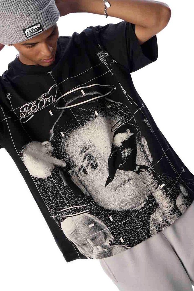 kids-see-ghosts-25tsbf9-bk-xs-915043.jpg