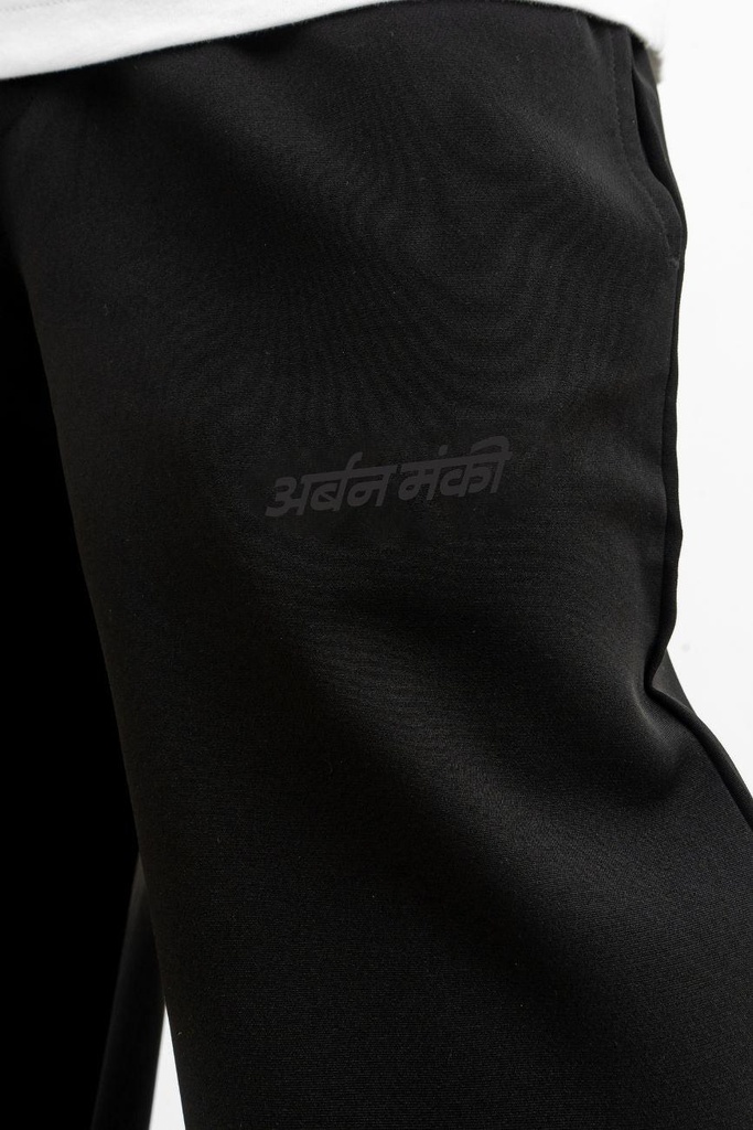 upgraded-relaxed-straight-cut-track-pants-black-um23-trk-01a-s28-133213.jpg