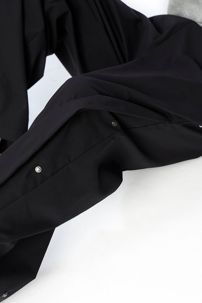 adjustable-cargo-pants-black-02.jpg