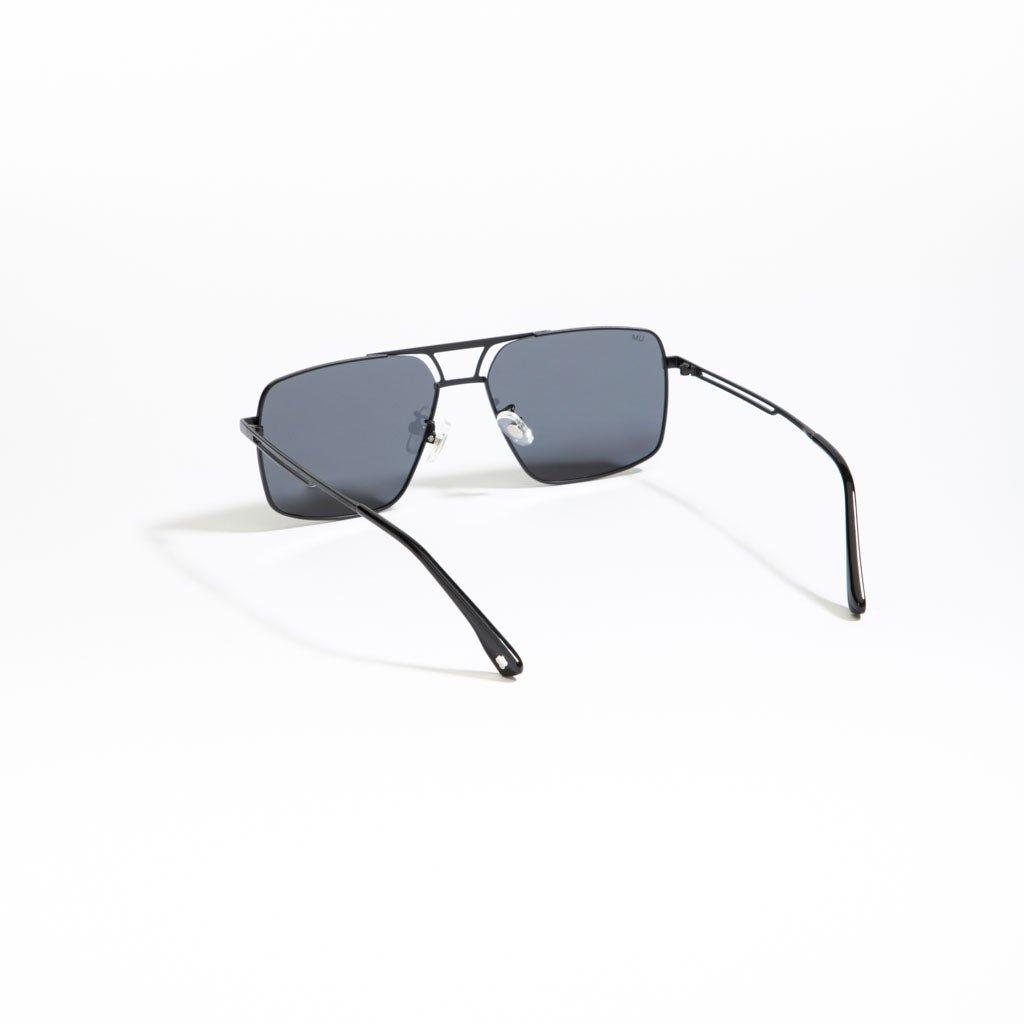 blackout-7193-c1-381591.jpg