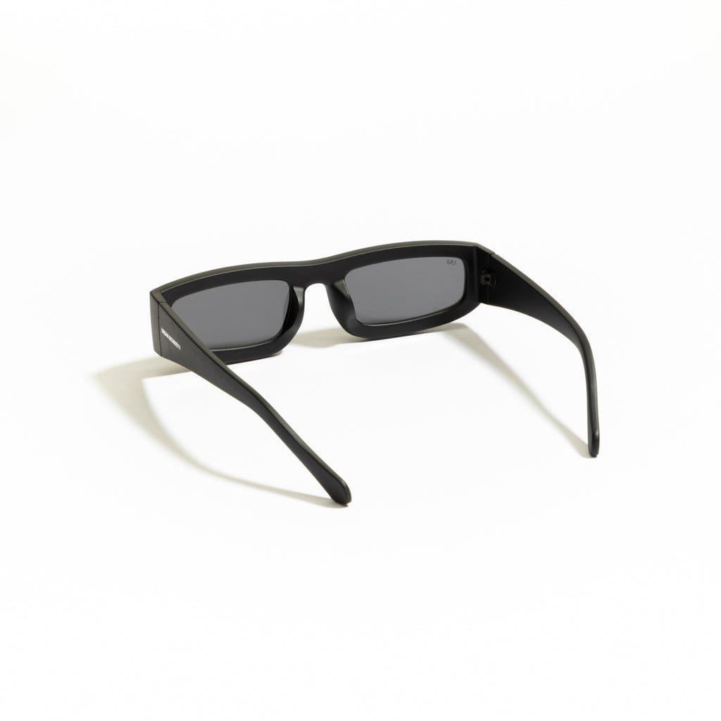 the-blade-001-8876-c1-389963.jpg