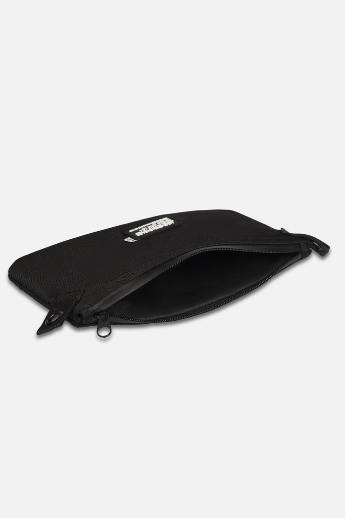 everyday-carry-medium-black-pouch-03.jpg