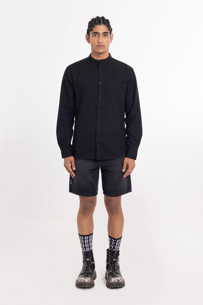 black-shirt-white-06-881763.jpg