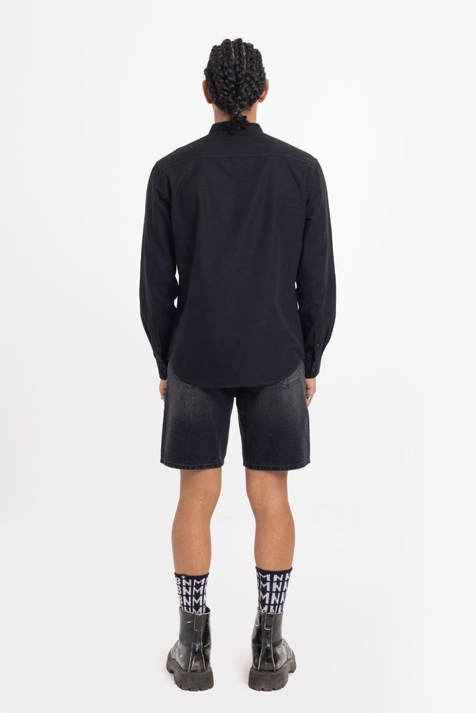 black-shirt-white-01-564536.jpg