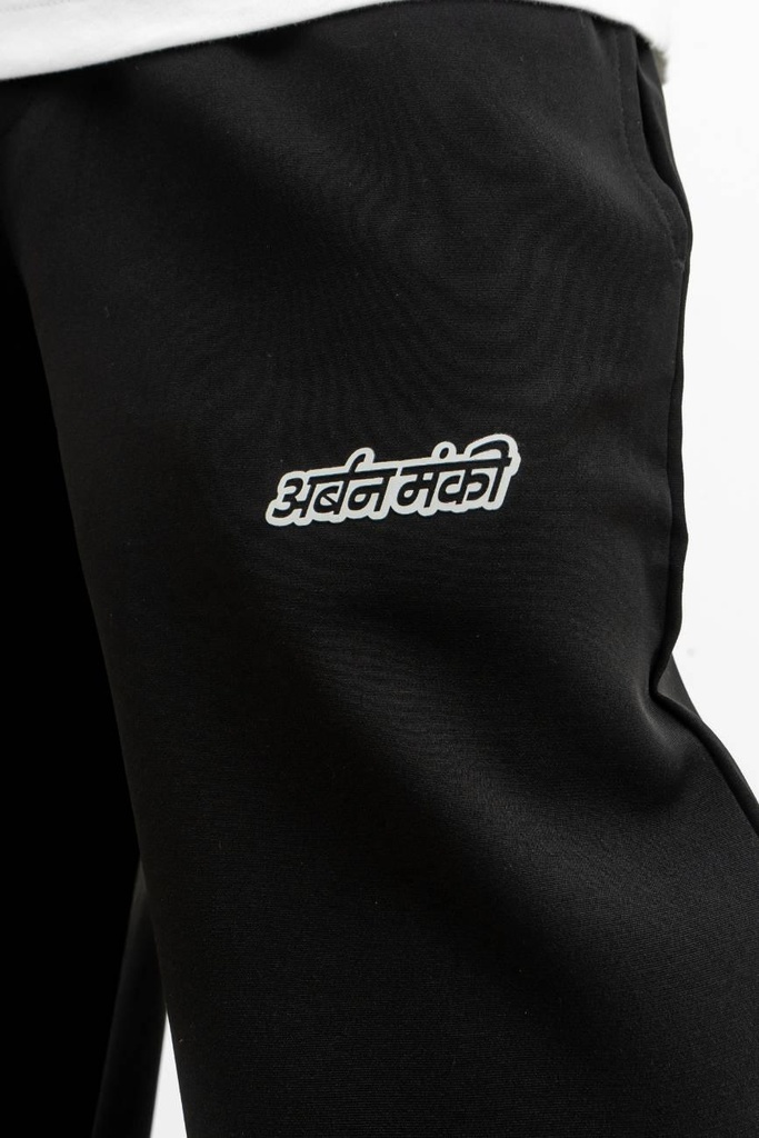 relaxed-straight-cut-track-pants-black-um23-trck-001-s28-244780.jpg