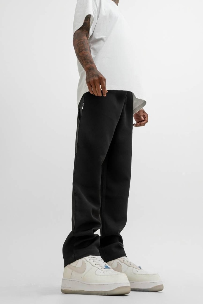 relaxed-straight-cut-track-pants-black-um23-trck-001-s28-479920.jpg