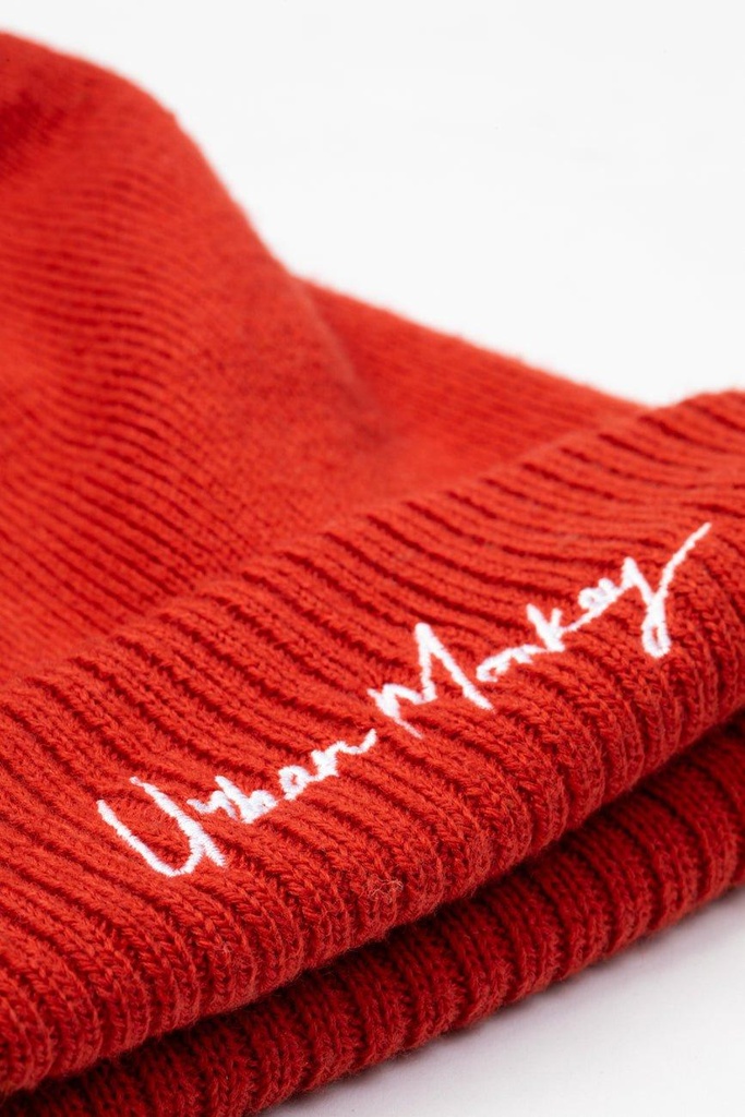 red-beanie-um23smb013-rd-332841.jpg
