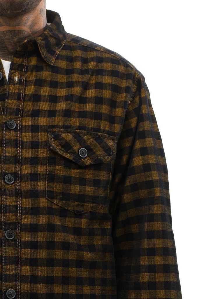 check-corduroy-shirt-model-06_5e1211bb-b1b5-451c-8b0a-f783e805df6f-988885.jpg