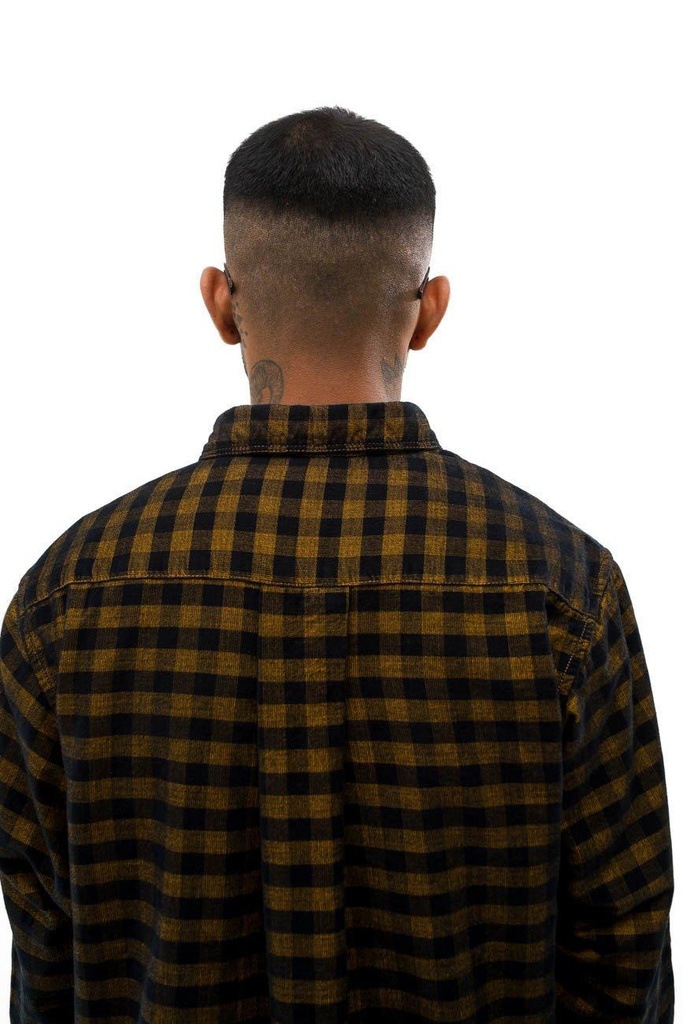 check-corduroy-shirt-model-05-560467.jpg