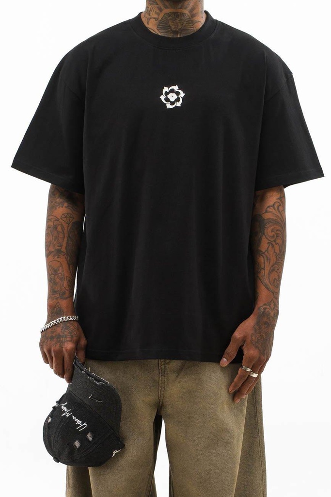 legacy-black-oversized-tshirt-06-896781.jpg