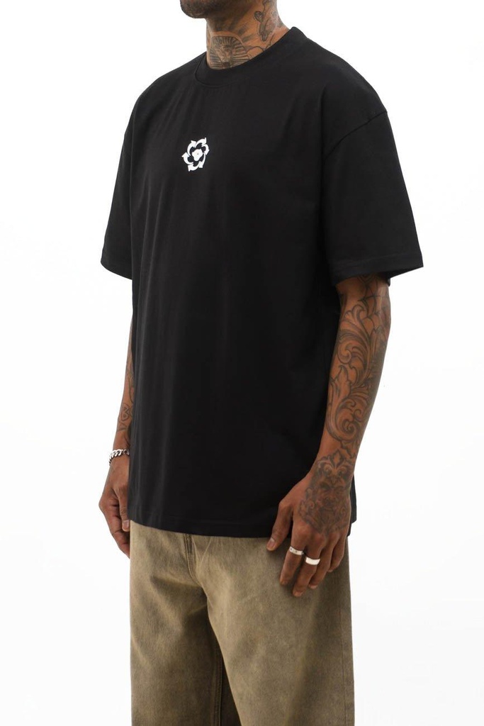 legacy-black-oversized-logo-tshirt-01-386268.jpg