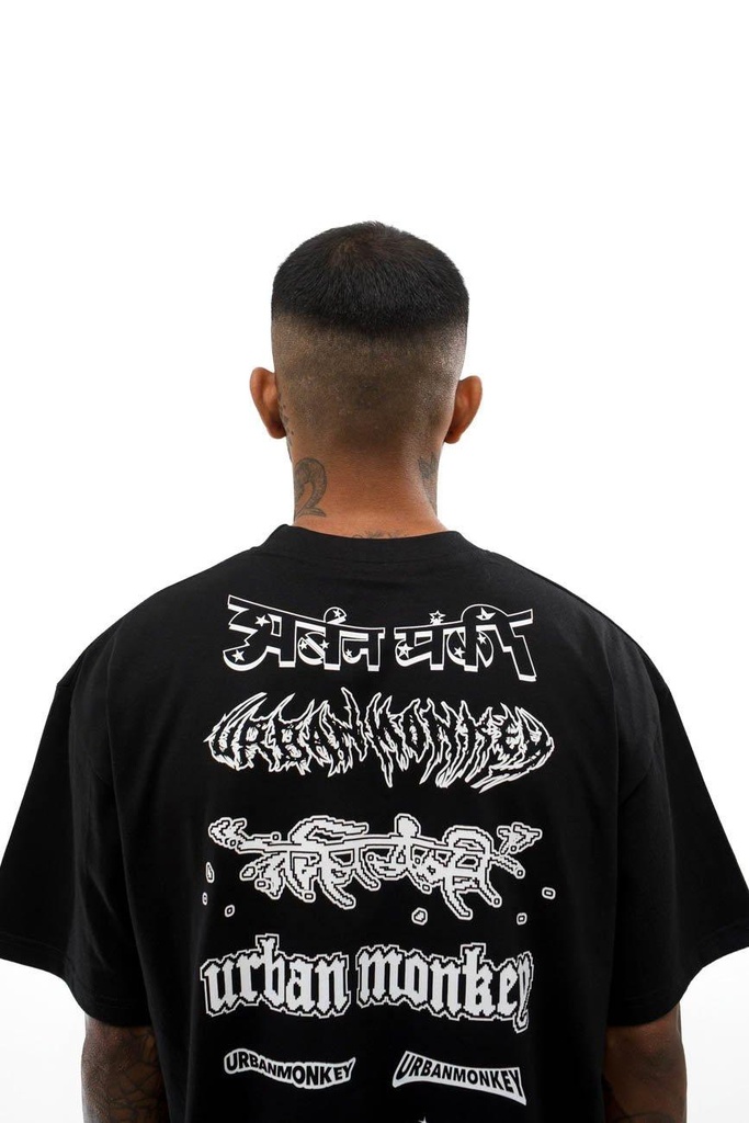 legacy-black-oversized-logo-tshirt-03-718935.jpg