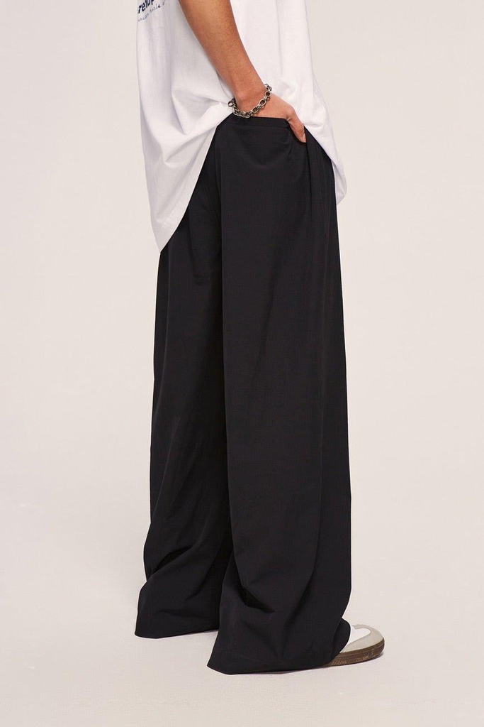 adventure-cargo-pants-black-02-898831.jpg