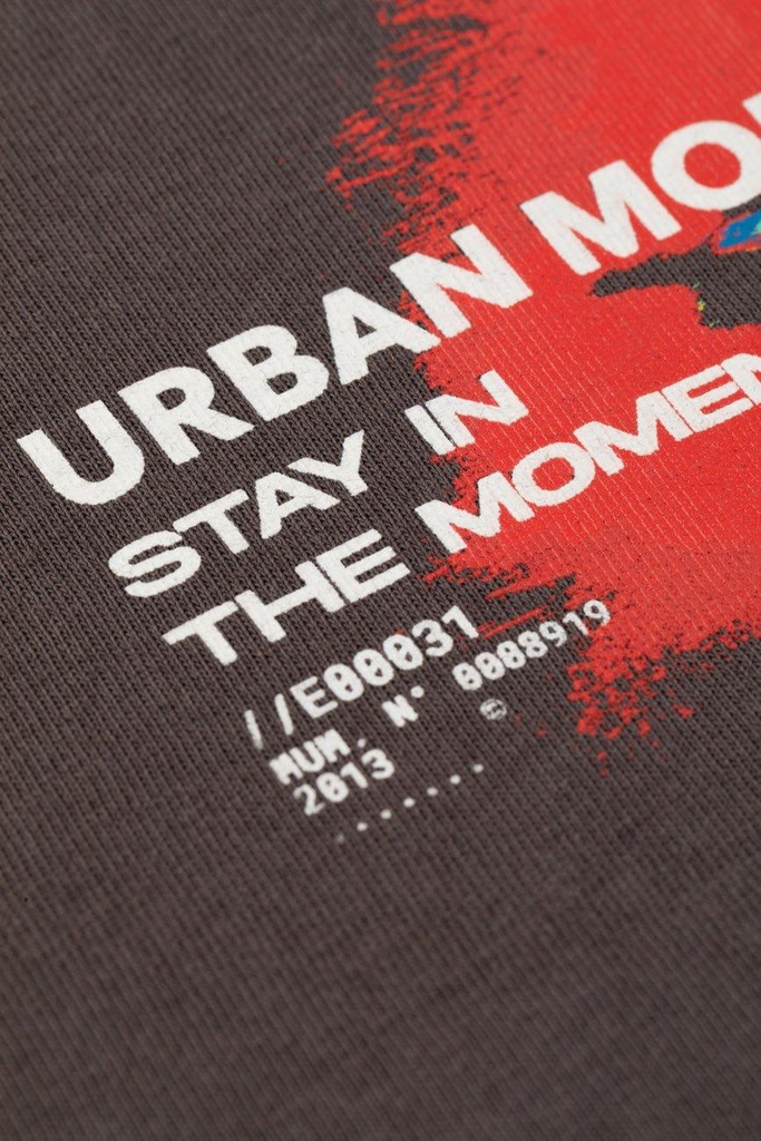 listen-to-the-waves-um23a-bf-s013-xs-765421.jpg