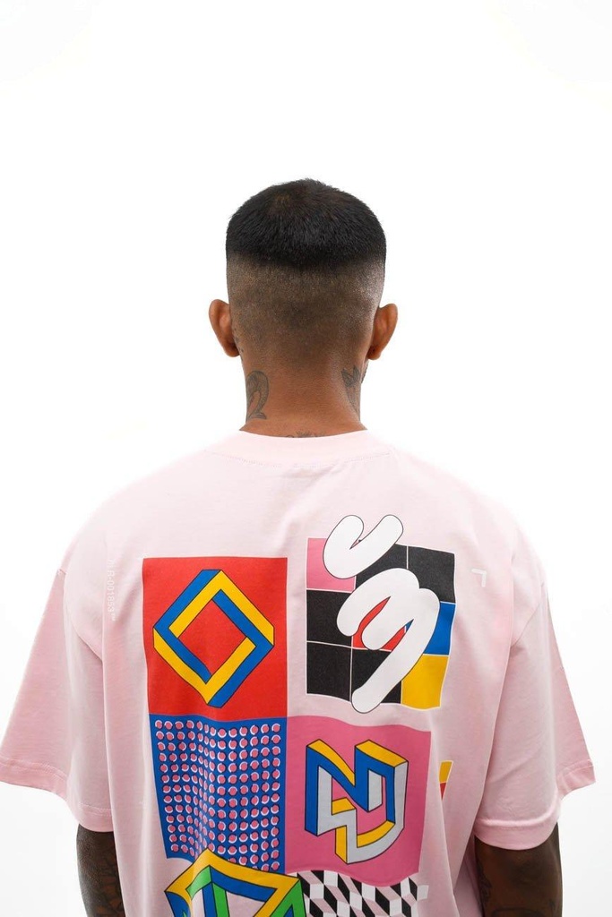 impossible-geometry-pink-tshirt-04_ca1ee376-fff3-4e2c-a341-7524a647fe50-962325.jpg