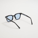 um-classic-wayfarer-002-a809-c3-569905.jpg