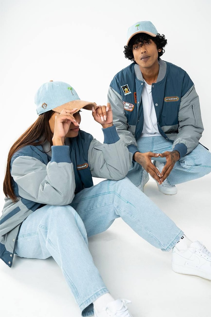 spaced-out-umj003-s-717548.jpg