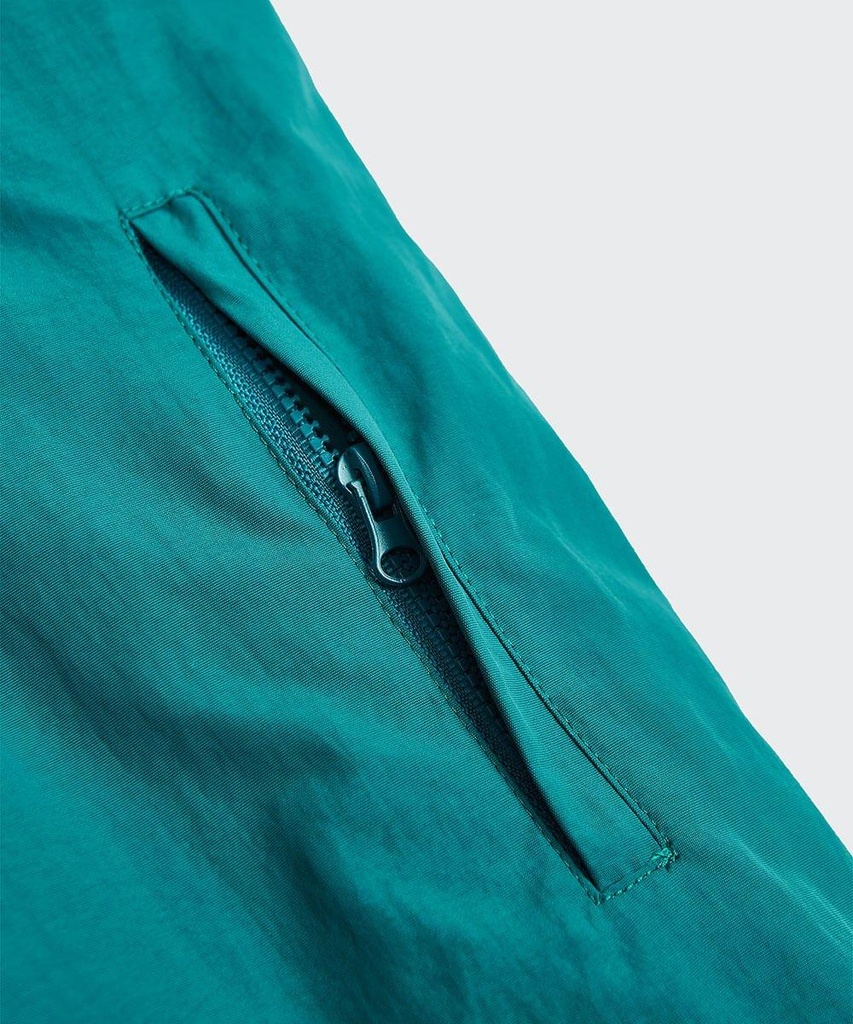 dropout-pocket-view-230127.jpg