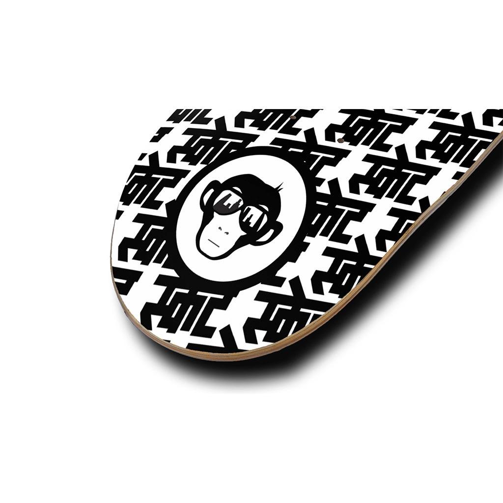 half-moon-skateboard-detail-logo-826824.jpg