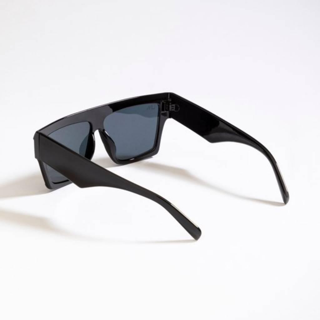 hangover-black-back-747489.jpg