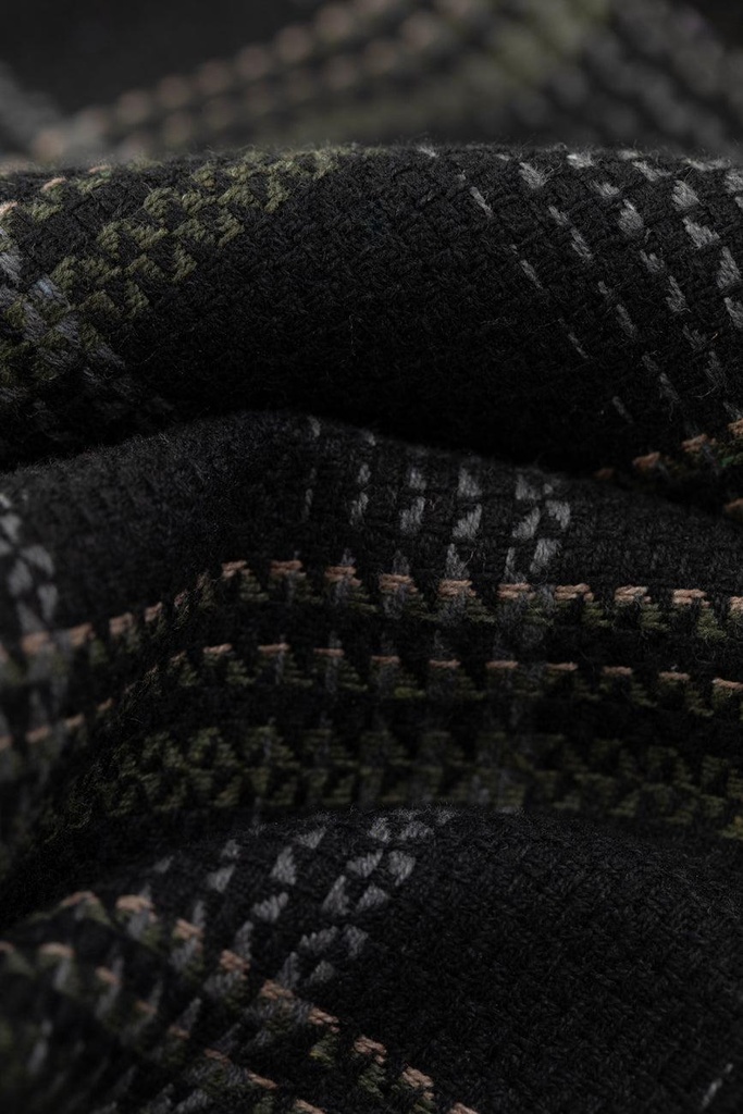 Plaid_Shirt_Black_08.jpg