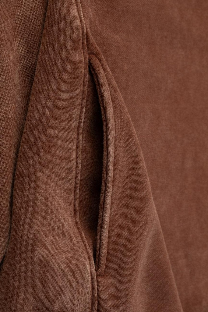 Old_Bronze_Brown_Vintage_Sweatshirt_03.jpg