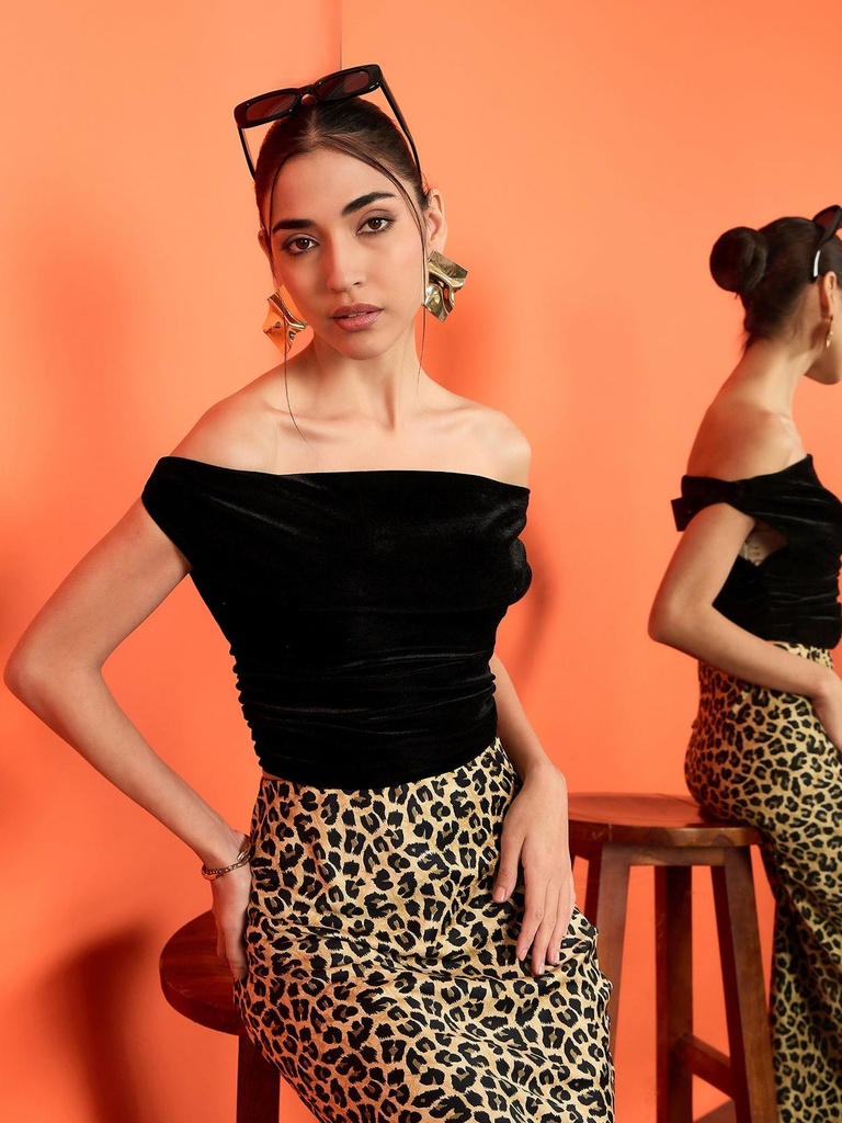 [ULSS24TP19-02-013-02] Velvet Stretchable Draped Crop Top (S, Black)