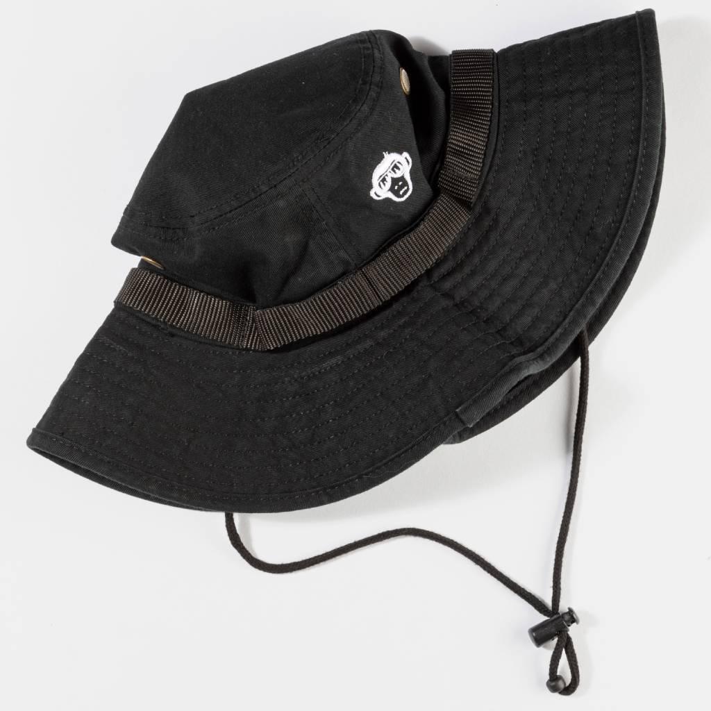 [UMBB100_BLK] On A Safari