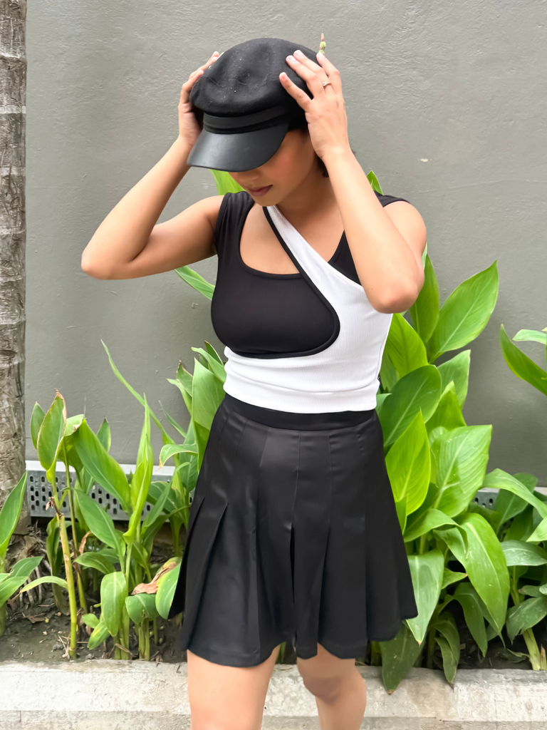 [ULSS24TP18-12-013-02] Stretchable Sleeveless Dual-Ribbed Top (S, Black & White)